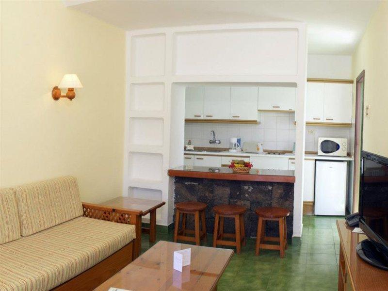 Apartamentos Livvo Las Gaviotas Puerto del Carmen  Exterior photo
